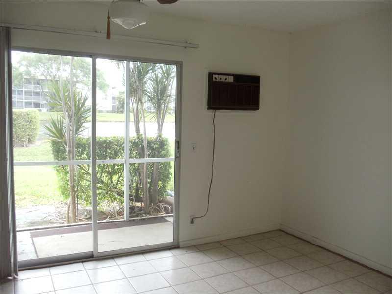 50 Fanshaw B, Unit B Boca Raton, FL 33434 - Photo 5 of 8