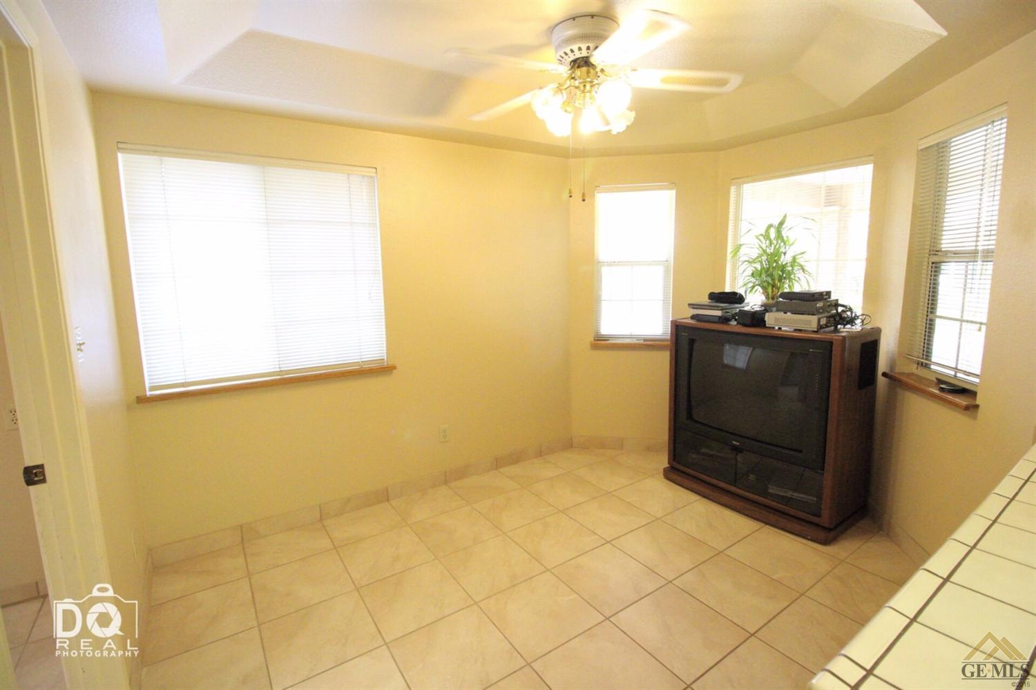 1813 Jenkins Road Bakersfield, CA 93314 - Photo 13 of 30 Gallery Image 13
