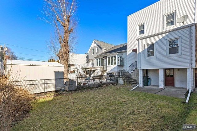 $2,200 | 127 Centre Avenue, Unit 1, Secaucus, NJ 07094