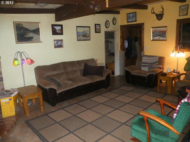 5410 Cole Road Oakland, OR 97462 - Photo 2 of 16 Gallery Image 2