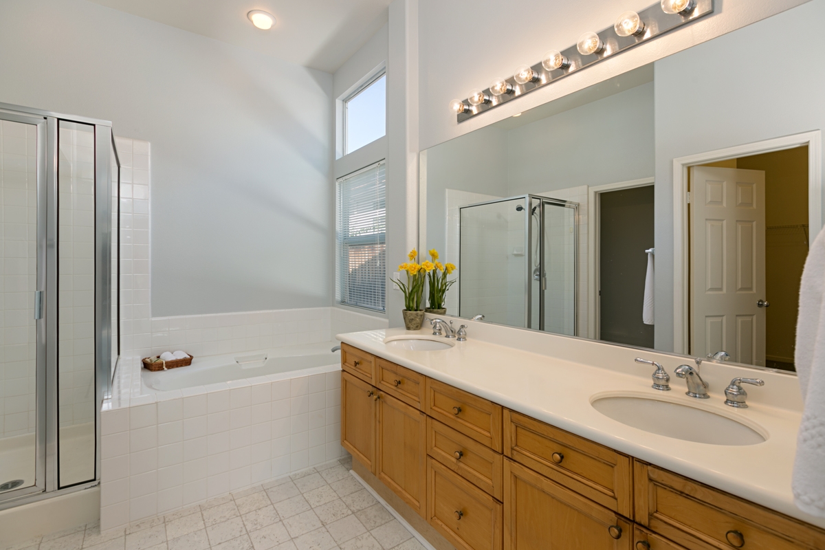 2318 Fallbrook Place Escondido, CA 92027 - Photo 15 of 25