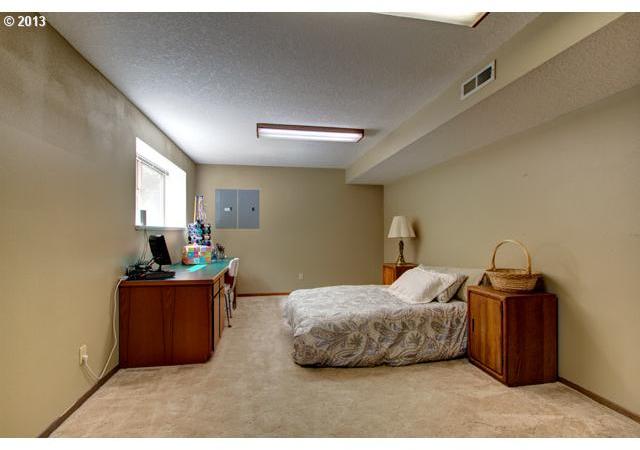 32859 Southwest Laurelview Road Hillsboro, OR 97123 - Photo 13 of 16