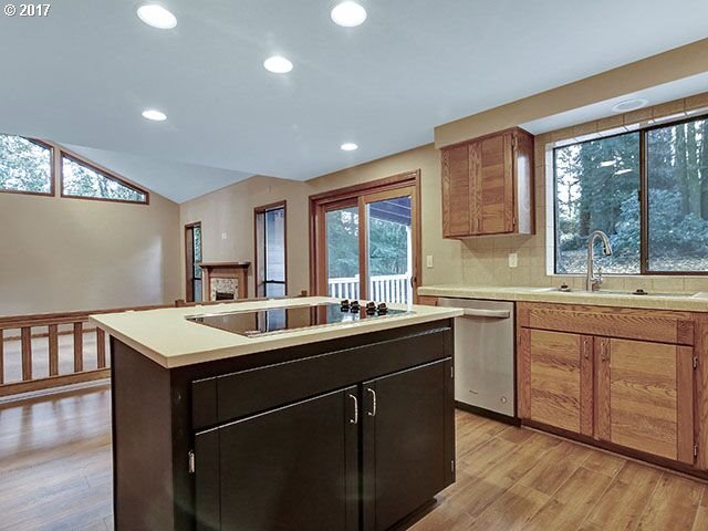 550 South Riverside Street Portland, OR 97219 - Photo 7 of 26 Gallery Image 7