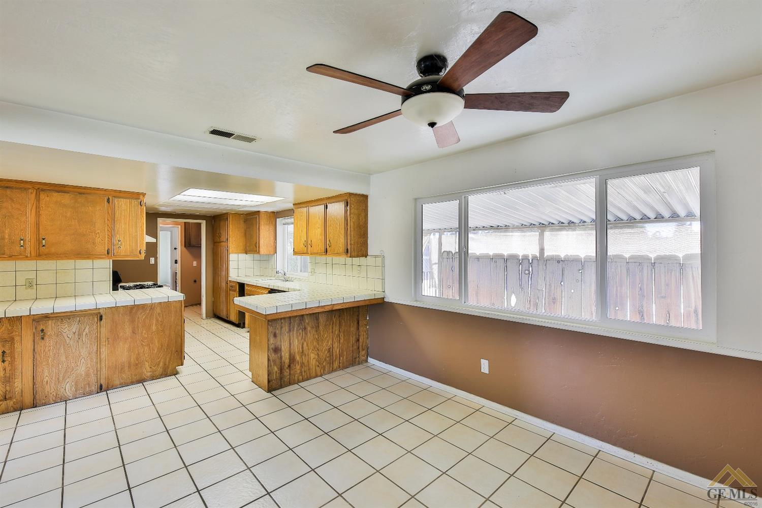 10819 Shellabarger Road Bakersfield, CA 93312 - Photo 9 of 26