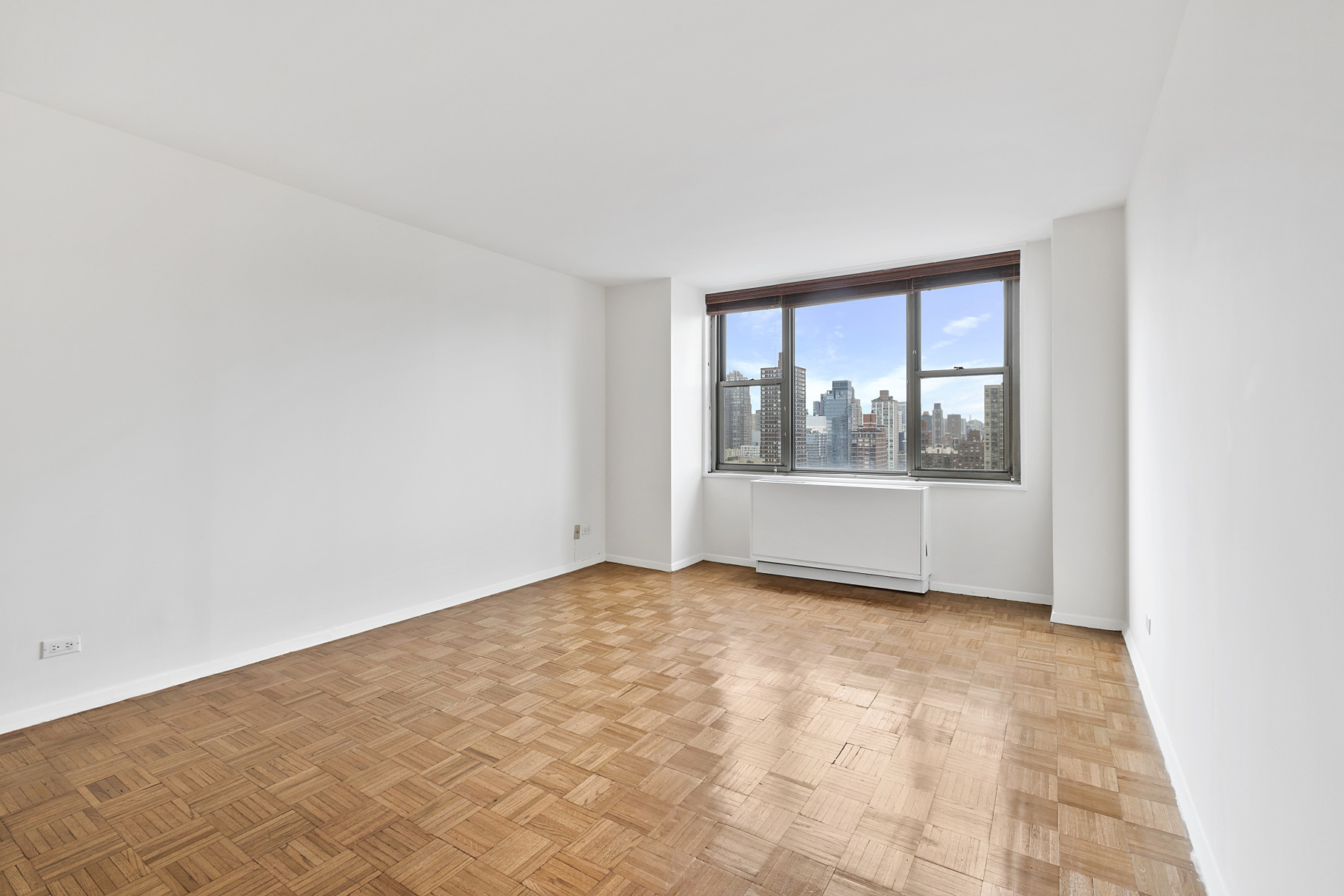 301 East 79th Street, Unit 25R Manhattan, NY 10075 - Photo 5 of 12