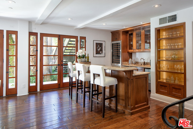 475 Halvern Drive Los Angeles, CA 90049 - Photo 16 of 26