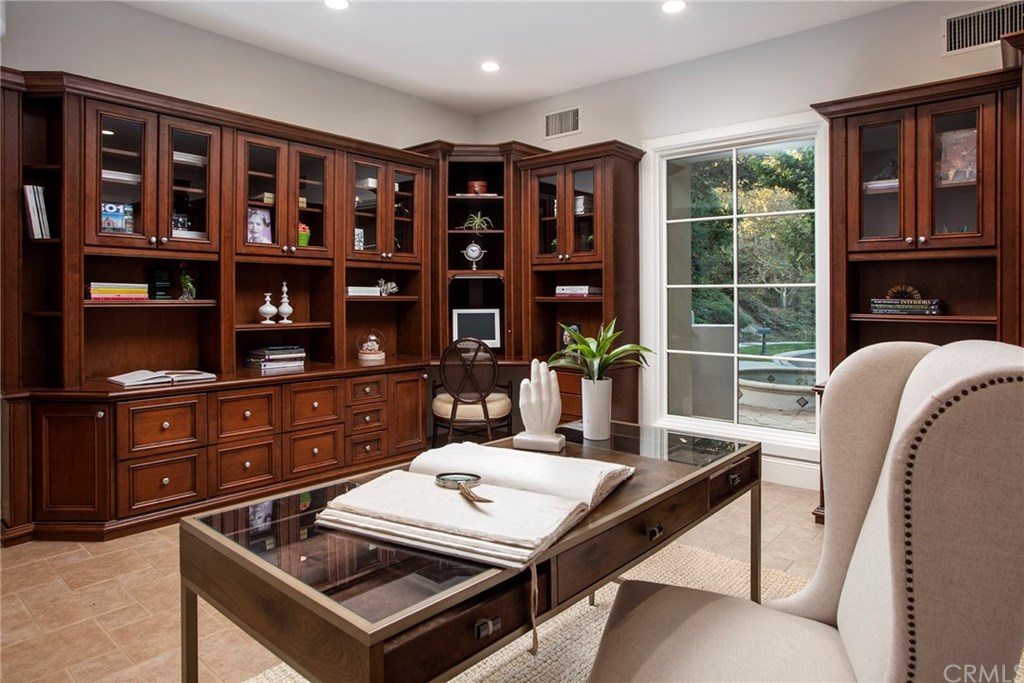 2 Scenic Bluff Newport Coast, CA 92657 - Photo 12 of 33 A spacious executive office in the front courtyard