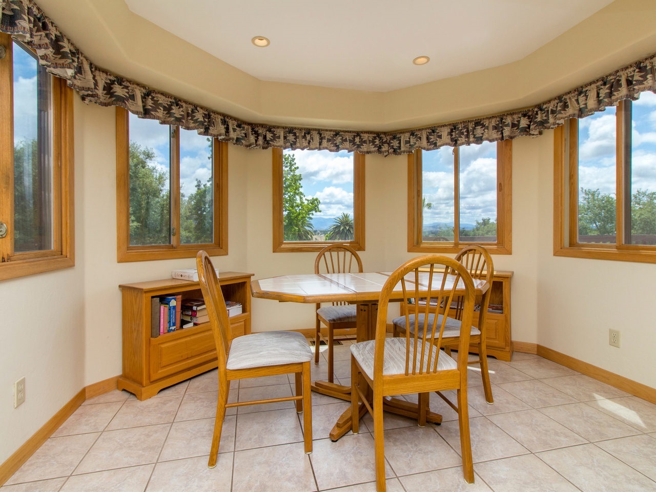 319 Hill Fallbrook Ca Fallbrook, CA 92028 - Photo 6 of 25