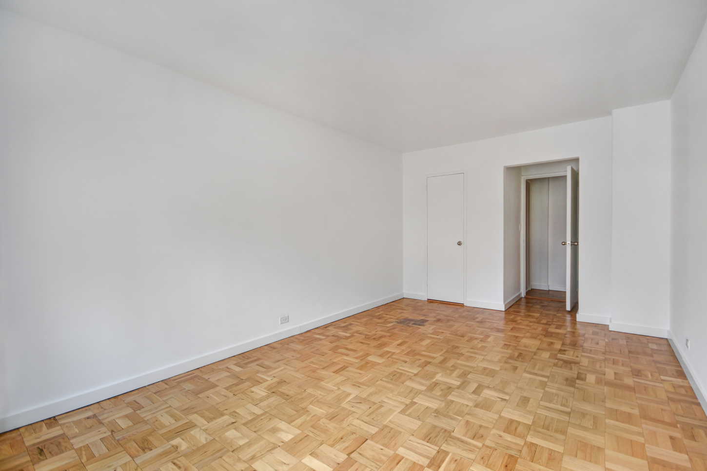 411 East 53rd Street, Unit 10G Manhattan, NY 10022 - Photo 3 of 6