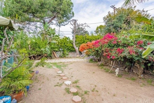 $925,000 | 208 Susannah Place, Costa Mesa, CA 92627