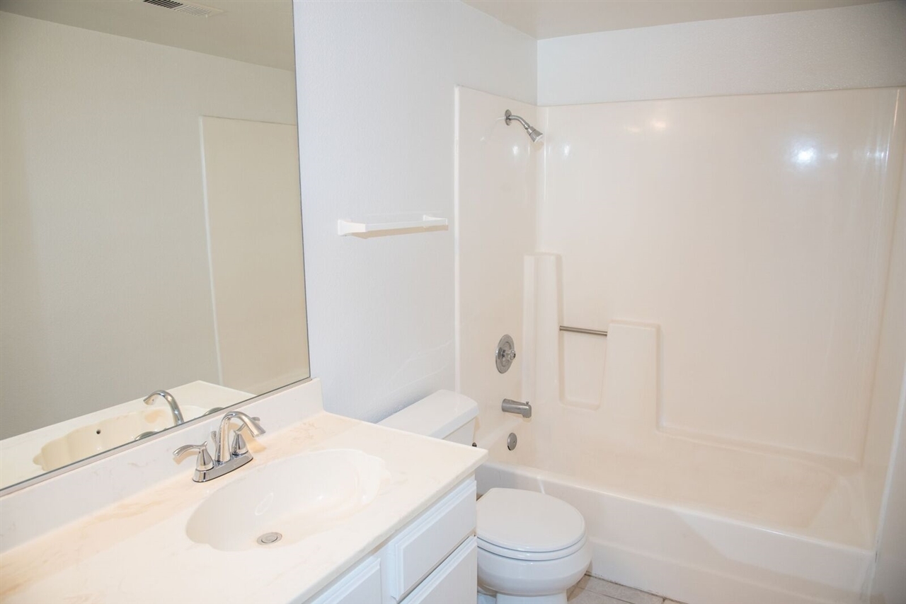 4212 Vista Del Rio Way, Unit 3 Oceanside, CA 92057 - Photo 13 of 23 Gallery Image 13