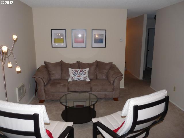 3104 Southwest Carson Street Portland, OR 97219 - Photo 6 of 12 Gallery Image 6