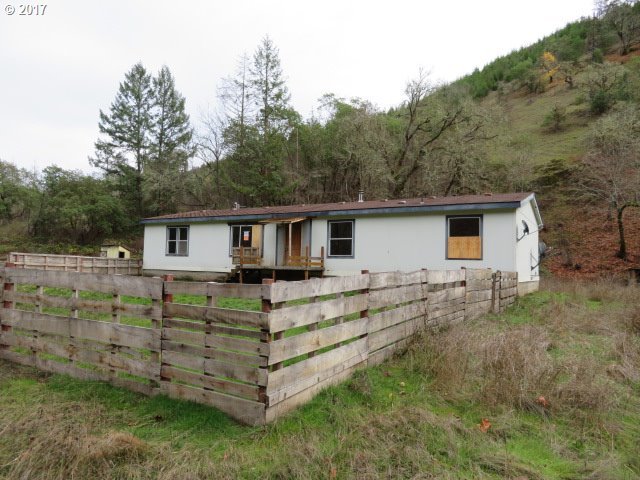 1865 Clarks Branch Road Myrtle Creek, OR 97457 - Photo 17 of 31 Gallery Image 17