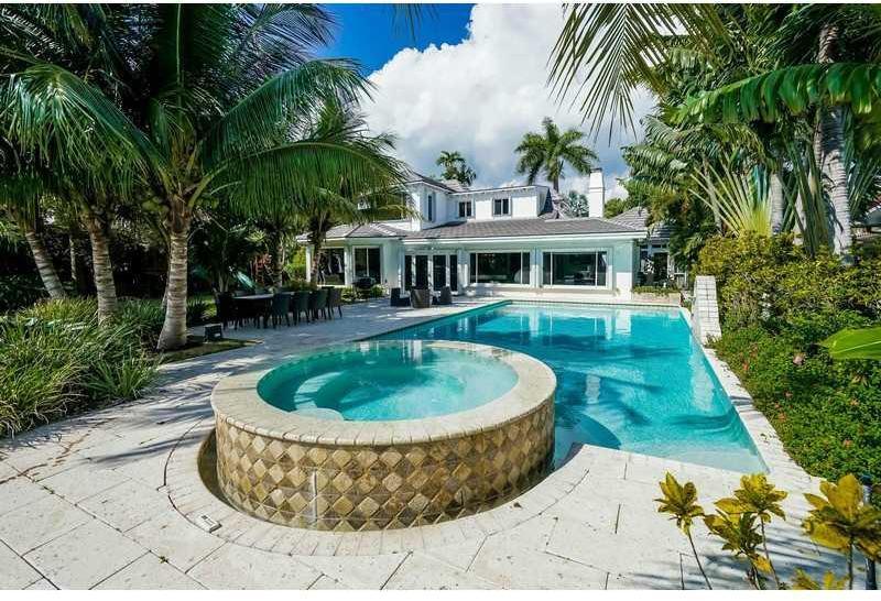 1437 Biscaya Drive Surfside, FL 33154 - Photo 19 of 26