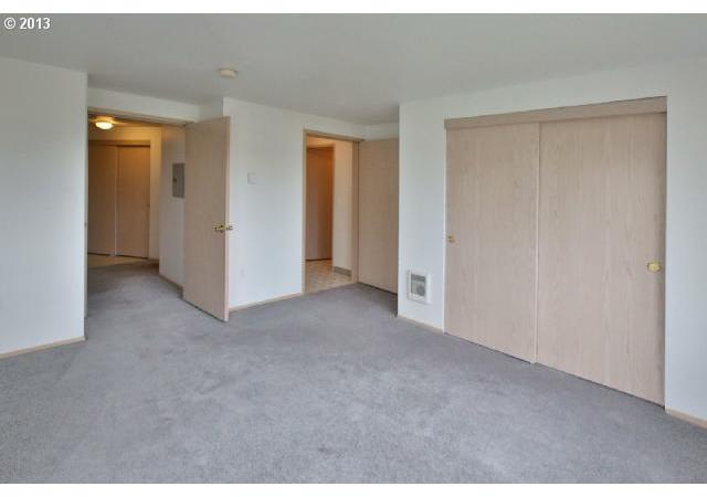 17564 Northwest Springville Road, Unit 14 Portland, OR 97229 - Photo 5 of 16 Gallery Image 5