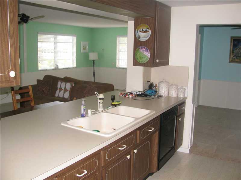 1656 West River Drive Margate, FL 33063 - Photo 10 of 29