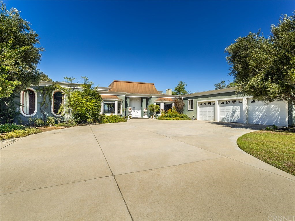 4151 Falling Leaf Drive Encino, CA 91316 - Photo 4 of 30