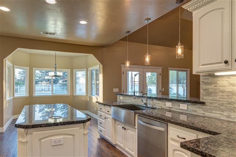 19481 Padron Court Bakersfield, CA 93314 - Photo 8 of 20