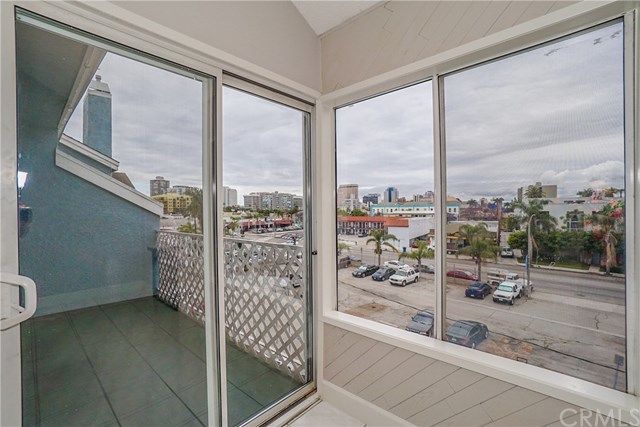 $350,000 | 955 East 3rd Street, Unit 405, Long Beach, CA 90802