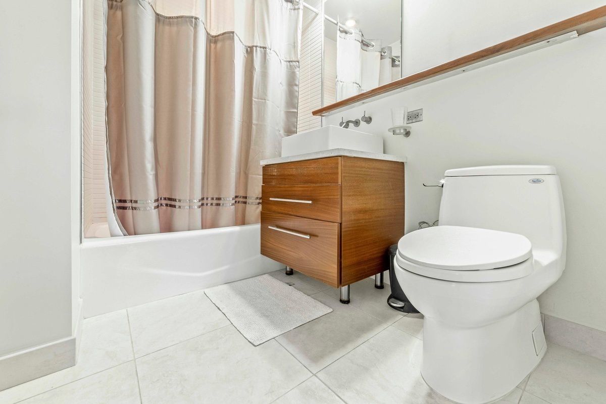 225 West 60th Street, Unit 7A Manhattan, NY 10023 - Photo 6 of 7