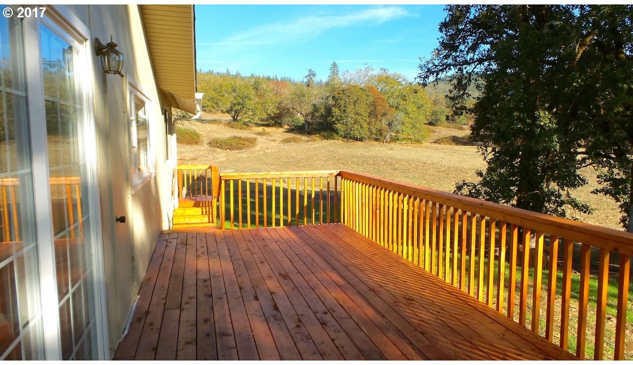 4077 Colonial Road Roseburg, OR 97471 - Photo 23 of 32 Gallery Image 23