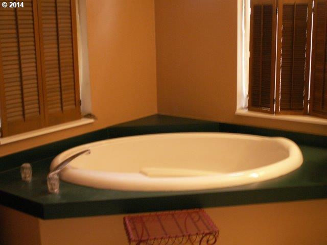 62 Juniper Street Carson, WA 98610 - Photo 7 of 16 Gallery Image 7