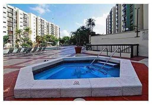 16919 North Bay Road, Unit 511 Sunny Isles Beach, FL 33160 - Photo 4 of 5