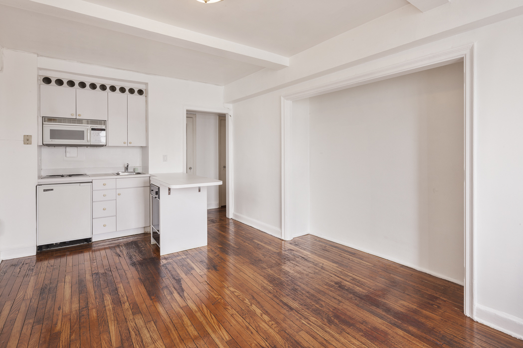 5 Tudor City Place, Unit 1036 Manhattan, NY 10017 - Photo 1 of 6