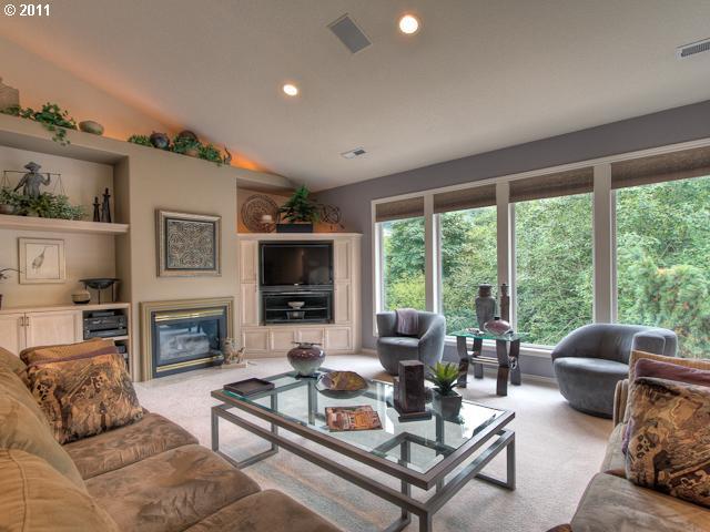 4260 Southeast Augusta Loop Gresham, OR 97080 - Photo 3 of 16 Gallery Image 3