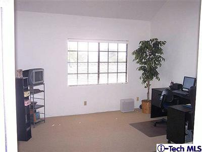 107 South Kenneth Road Burbank, CA 91501 - Photo 16 of 21