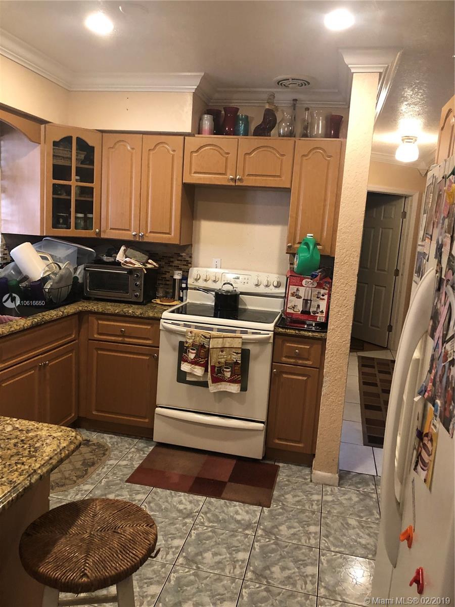 40 Sutton Road West Park, FL 33023 - Photo 6 of 32 Gallery Image 6