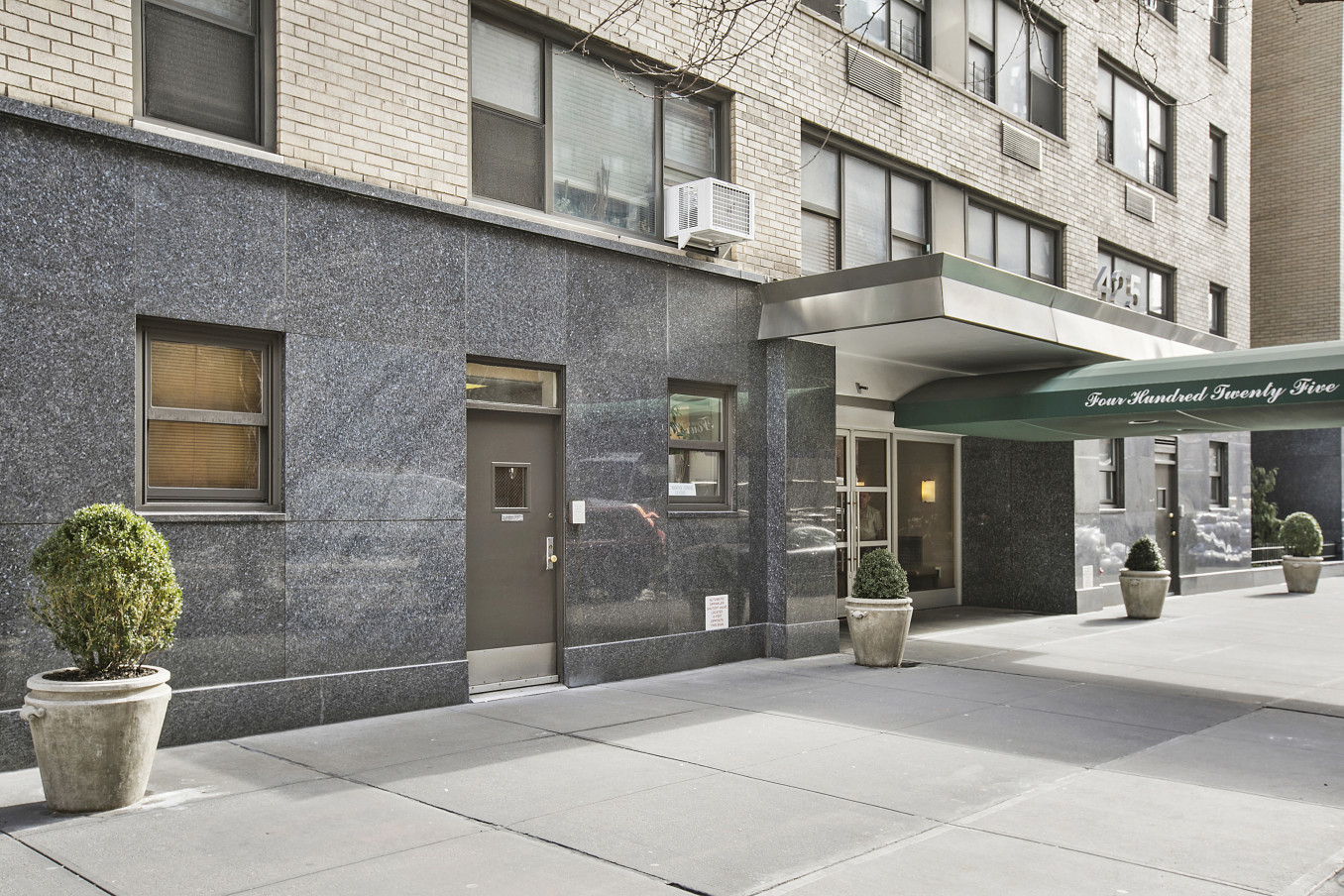 425 E 79th St, Manhattan, NY 10075 - Photo 2 of 13