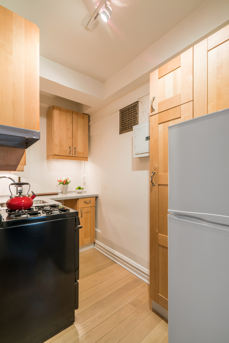 102 East 22nd Street, Unit 6A Manhattan, NY 10010 - Photo 4 of 9