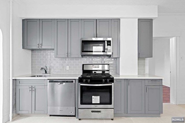 $2,200 | 127 Centre Avenue, Unit 1, Secaucus, NJ 07094