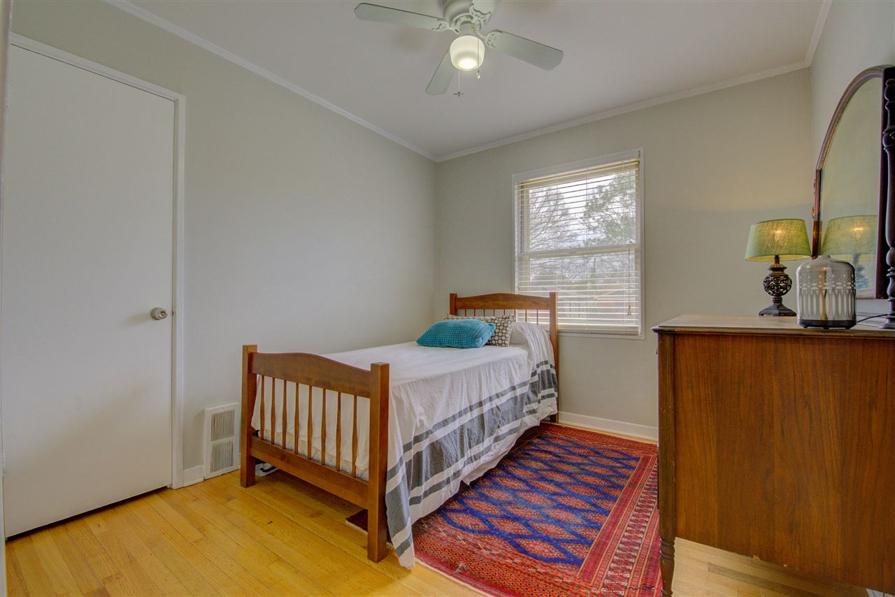 4896 Sea Isle Road Memphis, TN 38117 - Photo 12 of 17