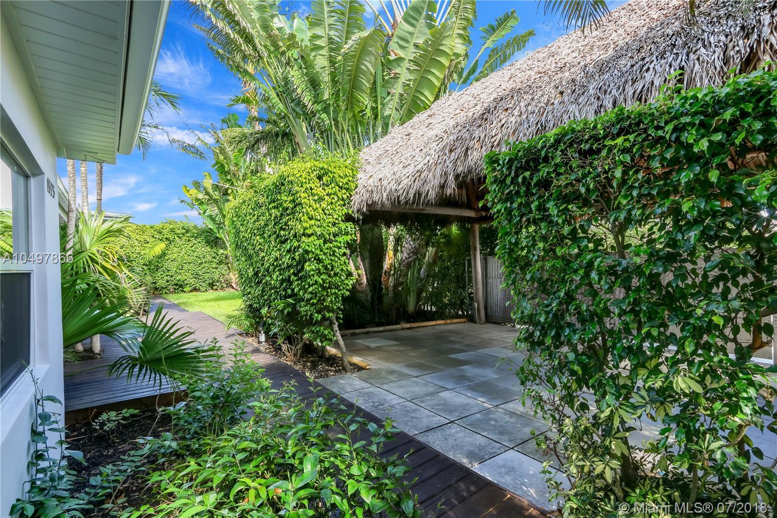 1525 Cleveland Road Miami Beach, FL 33141 - Photo 2 of 31