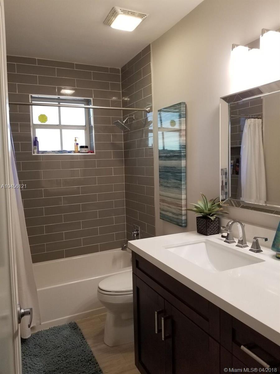 11540 Southwest 80th Road Pinecrest, FL 33156 - Photo 37 of 48 Gallery Image 37