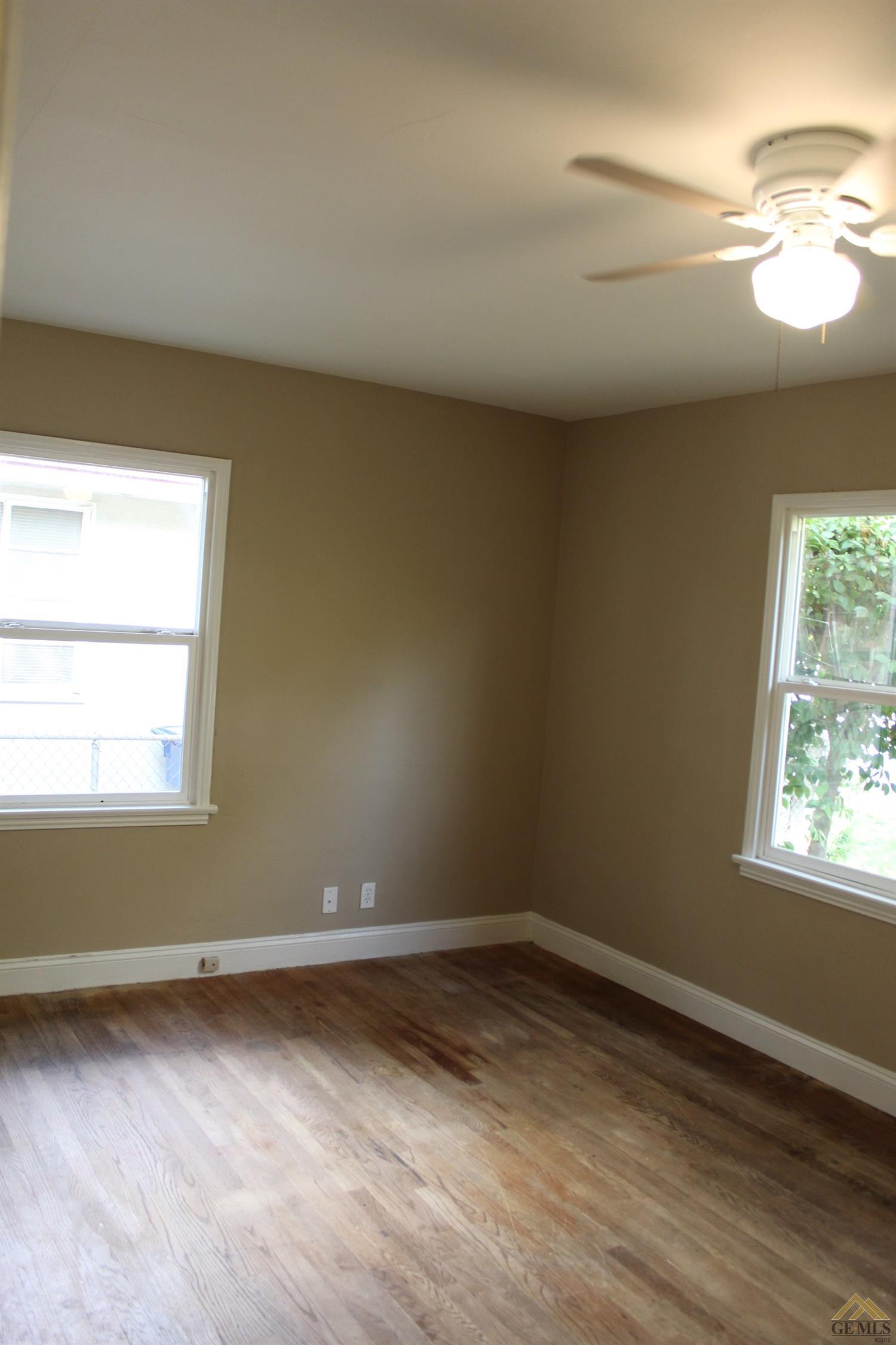 431 Sequoia Drive Bakersfield, CA 93308 - Photo 11 of 13