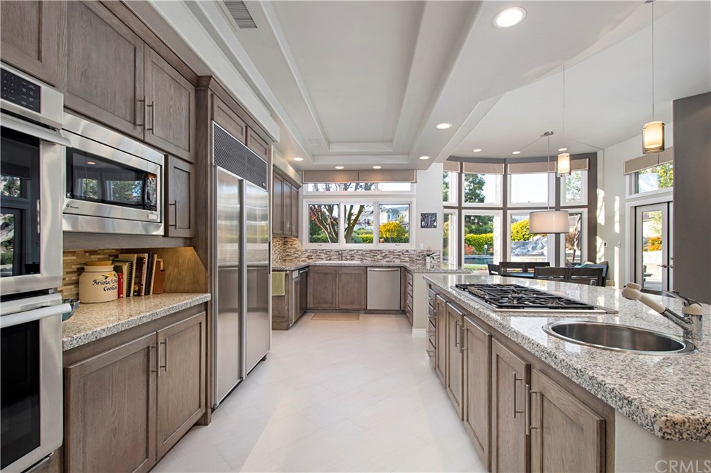 23 Emerald Glen Laguna Niguel, CA 92677 - Photo 14 of 56 Impeccable stainless appliances. Thermidor range | Subzero refrigerator