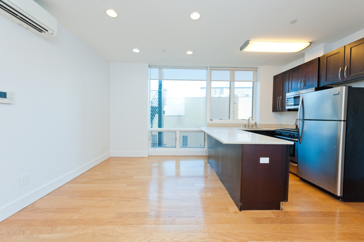 25-27 18th Street, Unit 4B Queens, NY 11102 - Photo 5 of 10