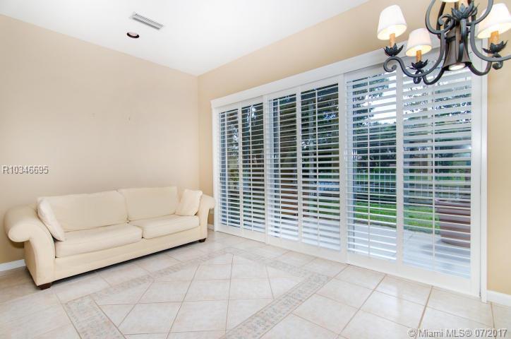 249 Hampton Place Jupiter, FL 33458 - Photo 12 of 28 Gallery Image 12
