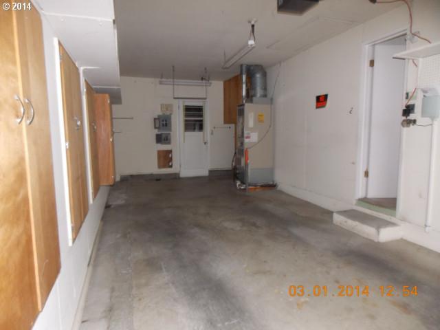 1858 Rainier Road Woodburn, OR 97071 - Photo 8 of 14 Gallery Image 8
