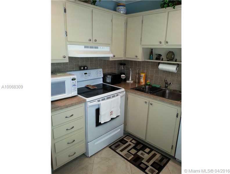 128 South Cypress Road, Unit 835 Pompano Beach, FL 33060 - Photo 5 of 35