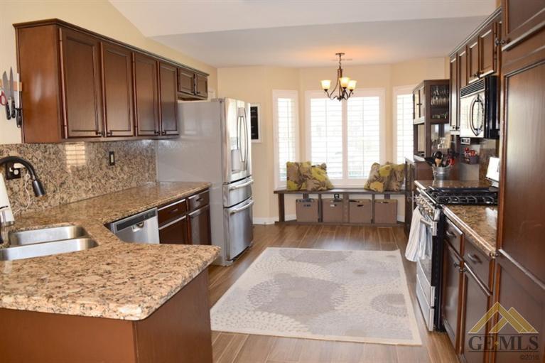 5204 Kickapoo Court Bakersfield, CA 93312 - Photo 7 of 26 Gallery Image 7