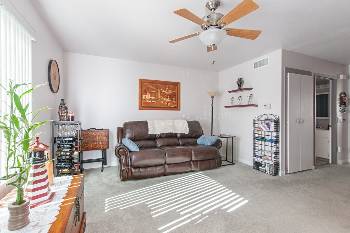 9050 Fanita Rancho Road Santee, CA 92071 - Photo 5 of 24 Gallery Image 5