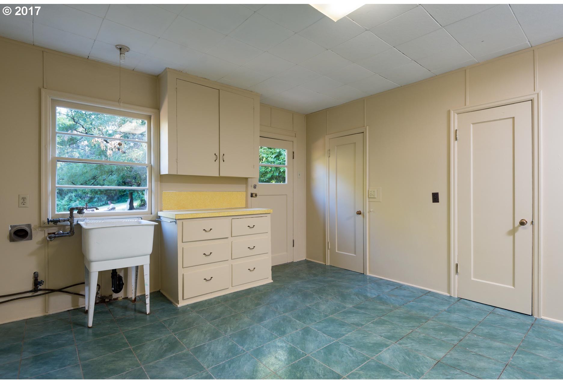 4520 Southwest Taylors Ferry Road Portland, OR 97219 - Photo 21 of 24 Gallery Image 21