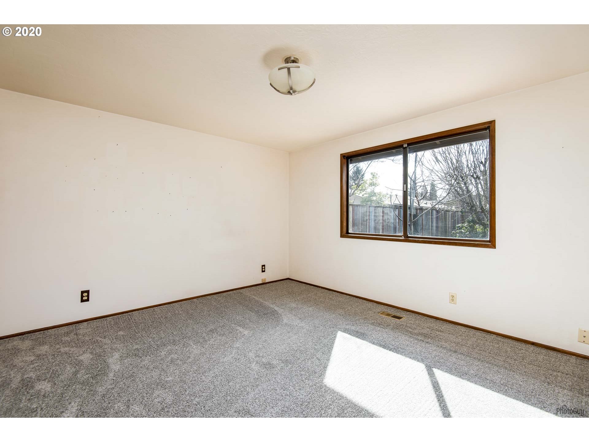 1655 Diamond Street Springfield, OR 97477 - Photo 18 of 26