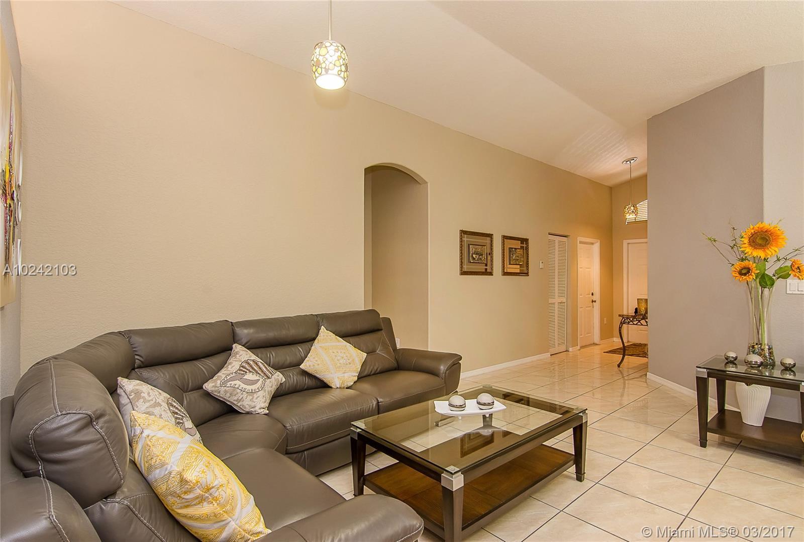 1940 Southeast 14th Court Homestead, FL 33035 - Photo 9 of 30