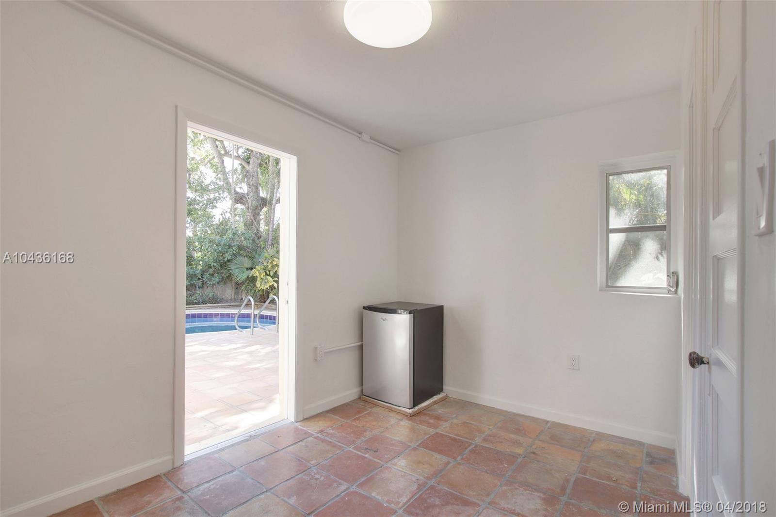 5184 Pine Tree Drive Miami Beach, FL 33140 - Photo 4 of 36