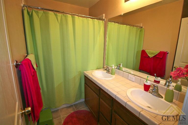 11710 Revolution Road Bakersfield, CA 93312 - Photo 11 of 20 Gallery Image 11